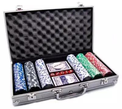 Набор для покера Нескучные игры 1898, 300 фишек